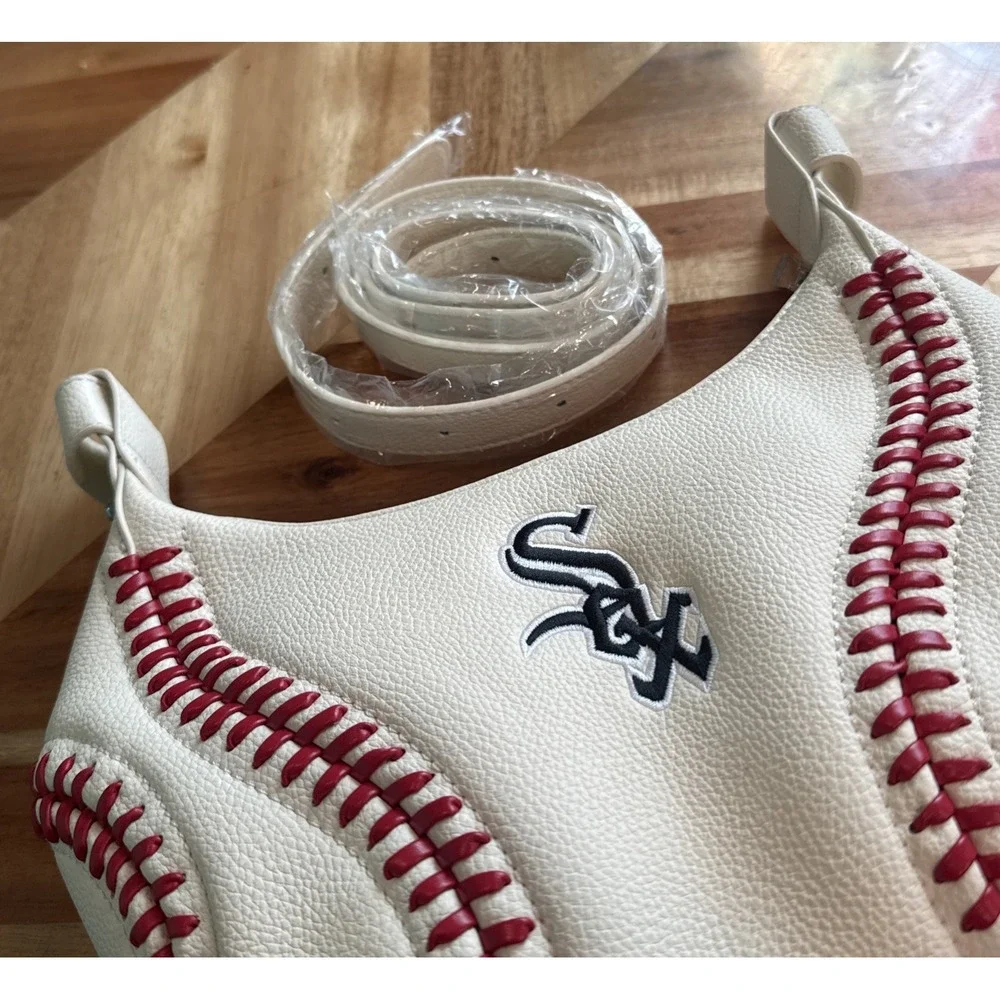 New Montana West Chicago White Sox Shoulder Hobo Bag Curveball Purse *flaw*